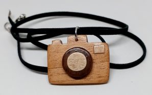 Camara Dije Madera de Cedro,Tzalam y Maple.