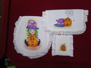 Juego de baño, tres piezas Halloween “Brujita con calabaza”